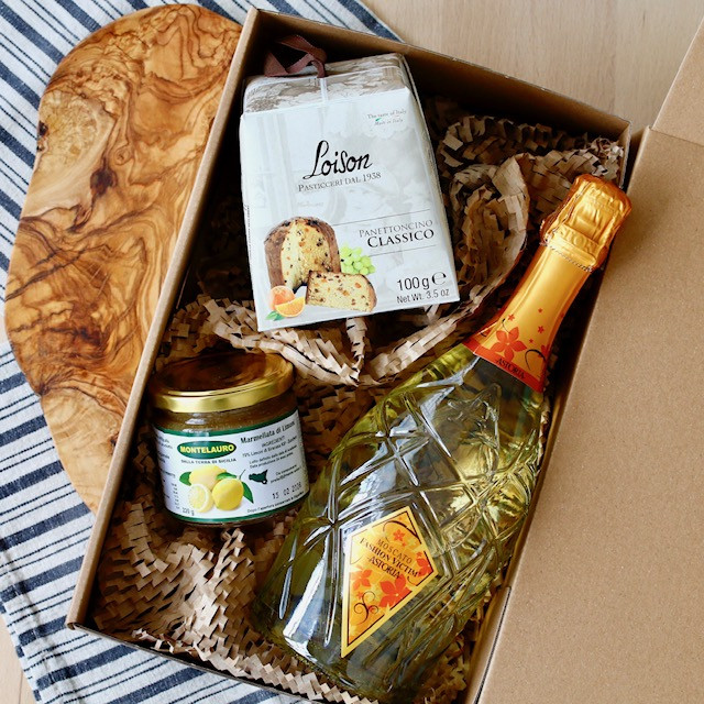 Darilni paket za zajtrk in brunch panettone s pomarančo in peneči muškat