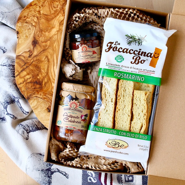 Antipasti box darilno pakiranje z italijanskimi dobrotami