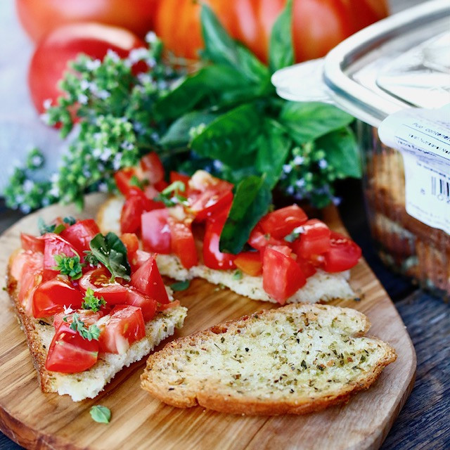 Brusketa z ekstra deviškim oljčnim oljem in origanom Altamura