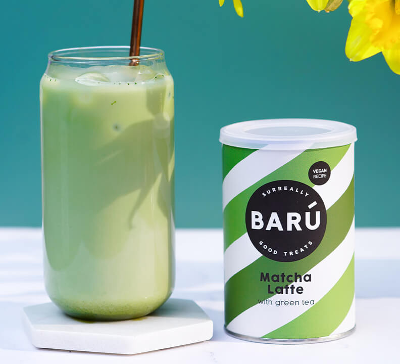 VEGAN napitek brez mleka z matcha čajem